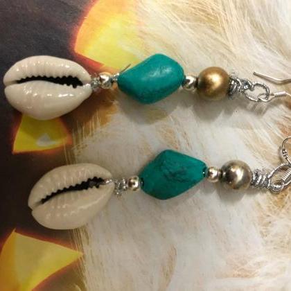 Pretty Boho Cowrie Shell Dangle Earrings