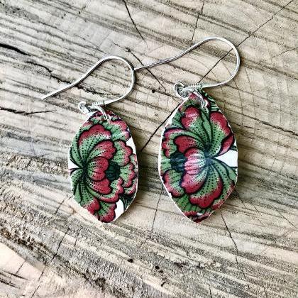 Gorgeous Green &red Floral Vintage..