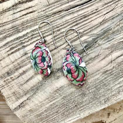 Gorgeous Green &red Floral Vintage..