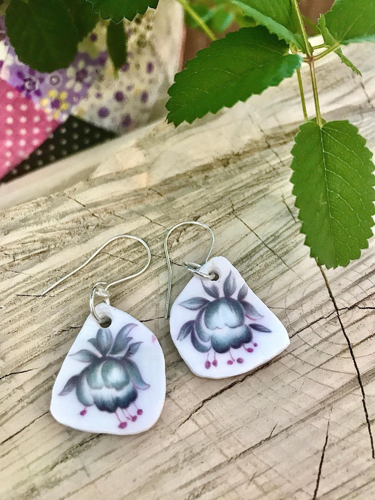 Sweet vintage recycled-grey floral China floral dangle earrings